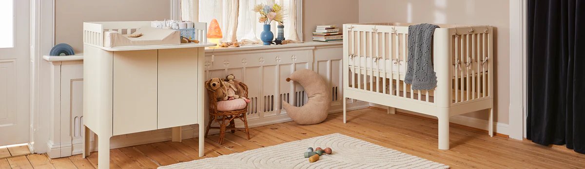 Baby room with a baby cot from FLEXA