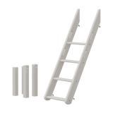 FLEXA GREY schuine stapelbedladder met 4 antisliptreden en kindveilige randen, geschikt voor kinderkamermeubilair.