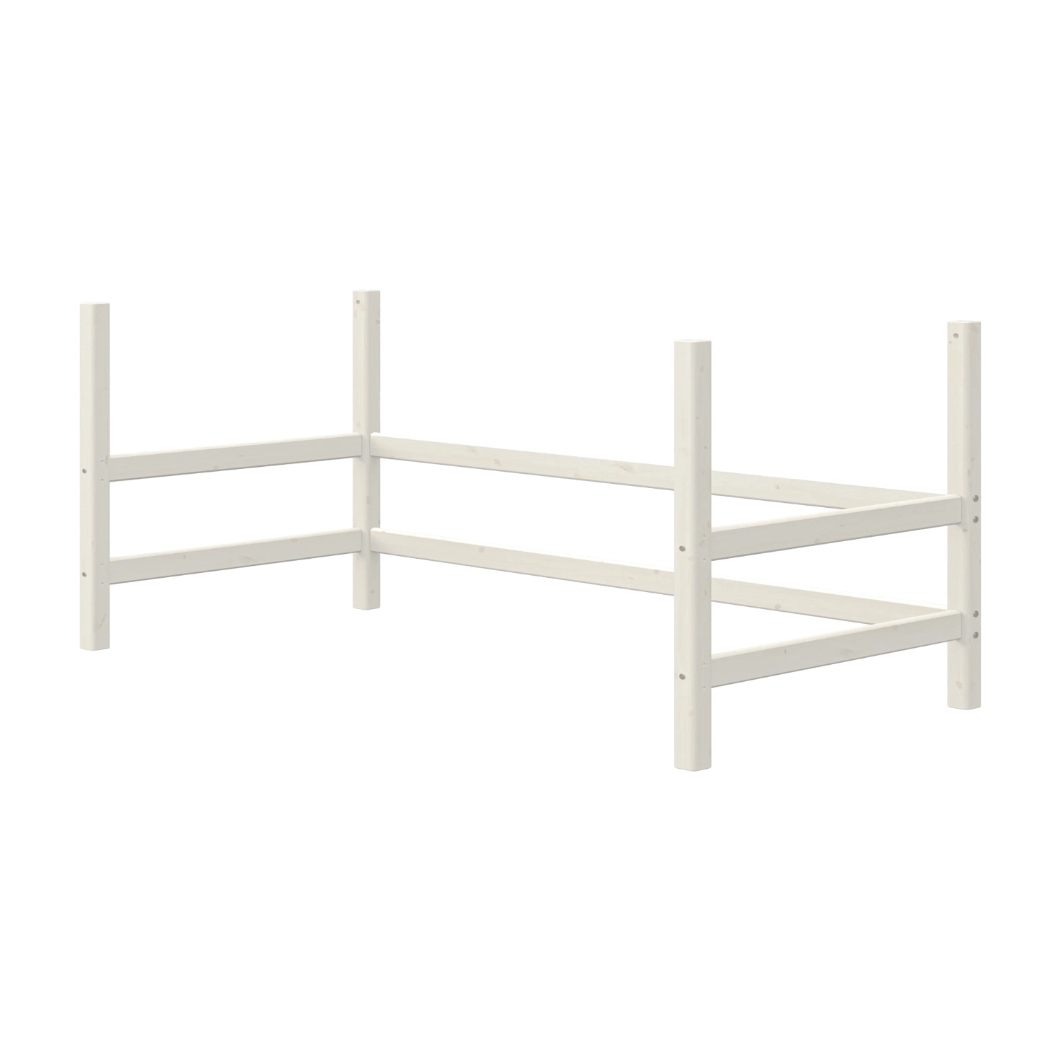 Patas de cama FLEXA, de pino macizo BLANCO, de la colección FLEXA HIGH, en ángulo sobre fondo blanco, con acabado liso y seguro para los niños.