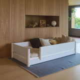 Cama Montessori con barrera de seguridad frontal con Grooves, 90x200 cm, blanco