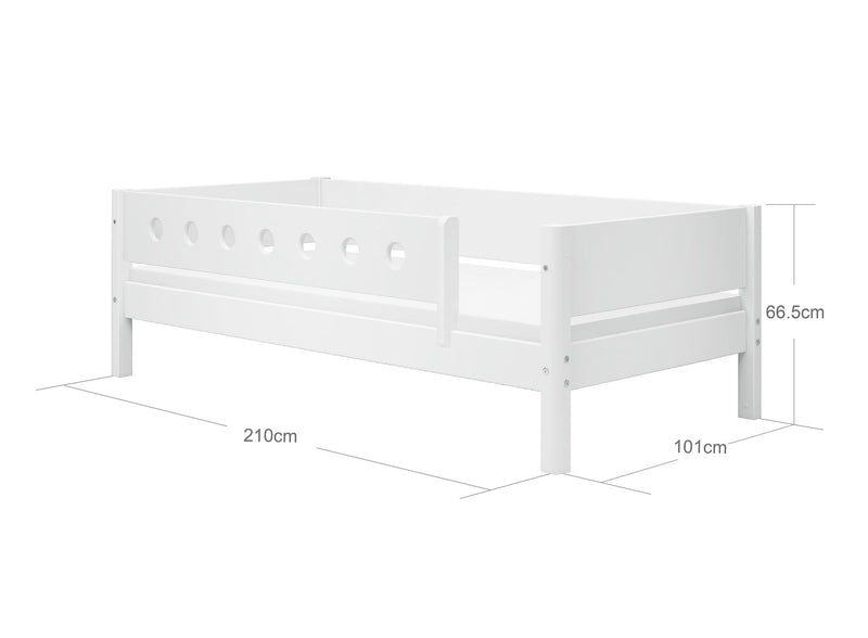 Banquette-lit avec barrière de sécurité