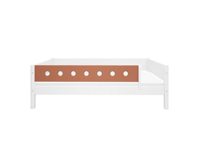 Daybed with safety rail