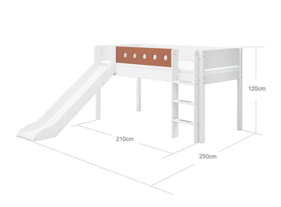 Cama media-alta con escalera recta y tobogán