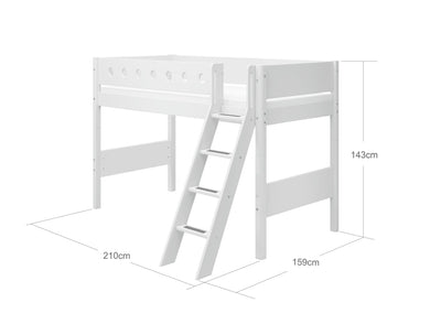 Verhoogde halfhoogslaper m. schuine ladder