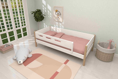 Daybed w/ safety rail