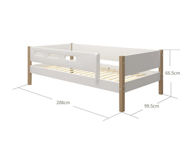 Daybed w/ safety rail