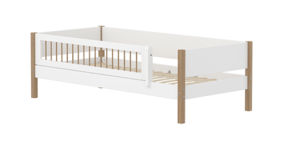 Daybed with safety rail