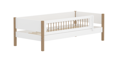 Daybed with safety rail