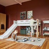 Spielbett 120 cm mit Rutsche und Absturzsicherung, 90x200 cm, Weiß/Eiche