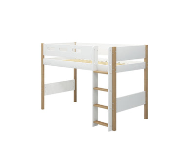 Cama semi-alta con escalera recta