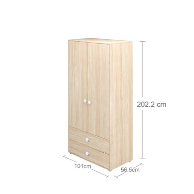 Hoher Kleiderschrank