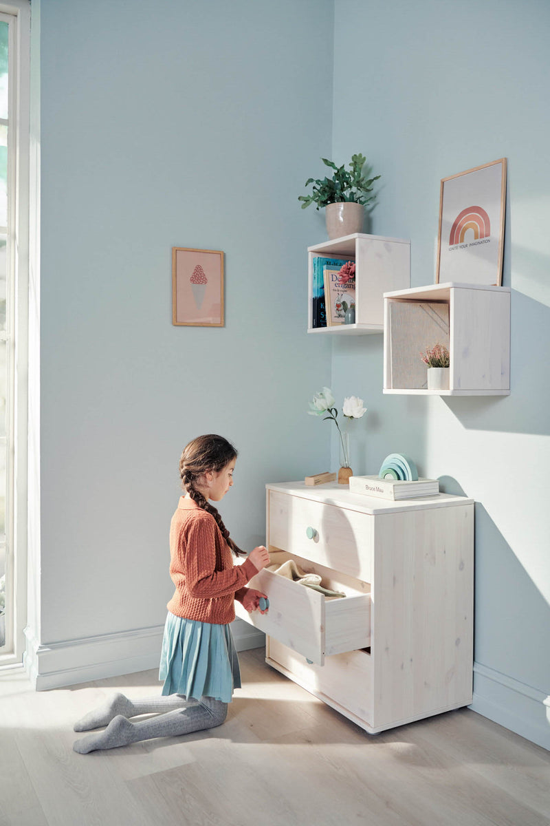 Chest with 3 drawers