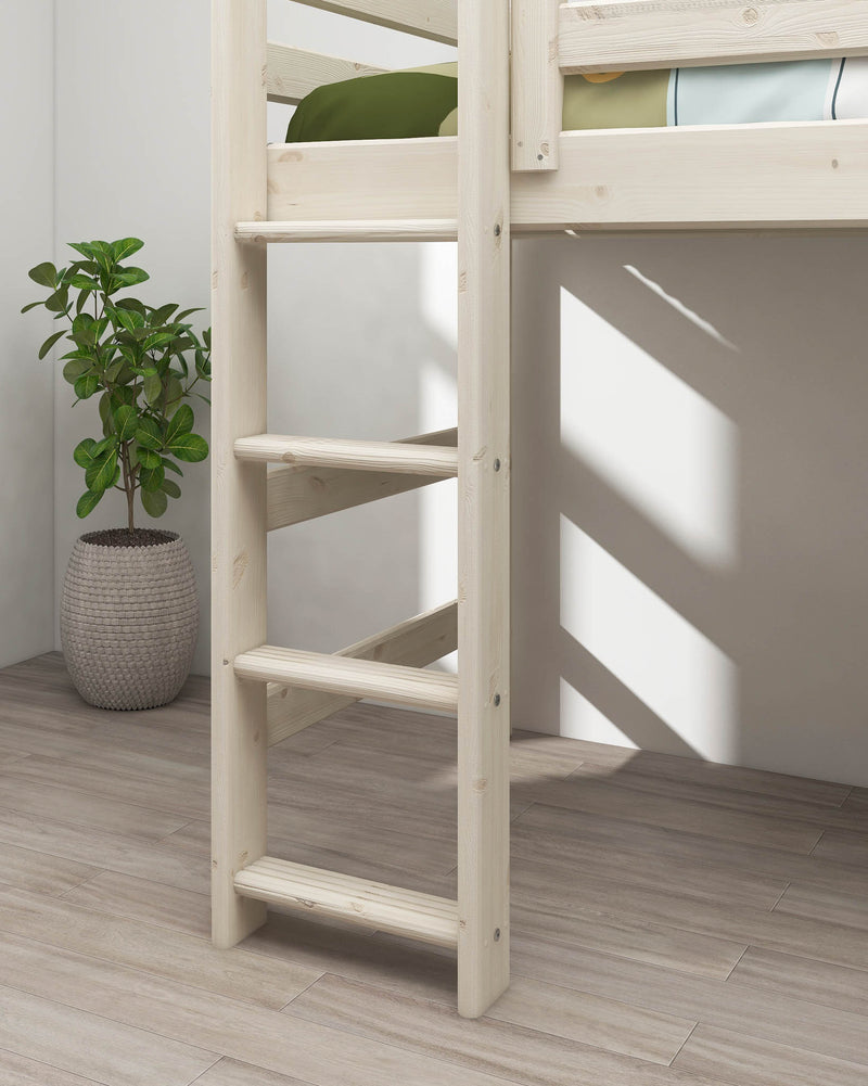 Semi-high bed w. straight ladder