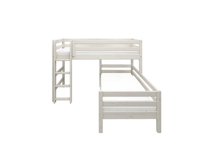 Semi-high bed w. straight ladder