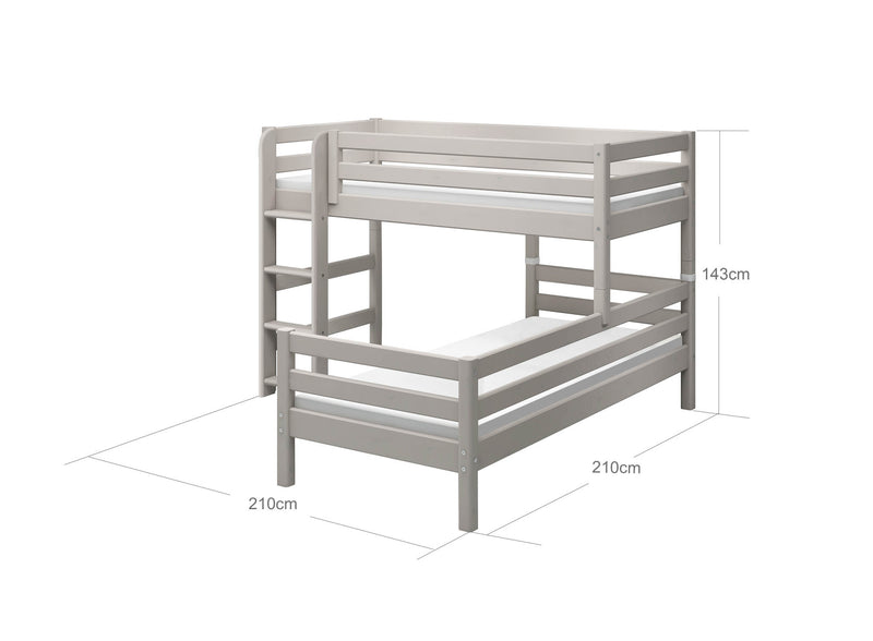 Cama semi-alta con escalera recta