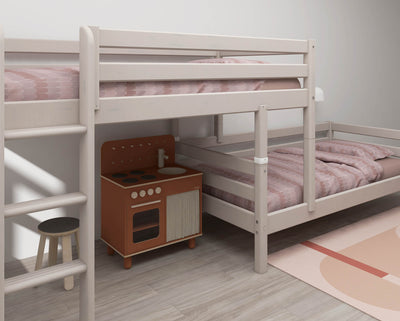 Cama semi-alta con escalera recta