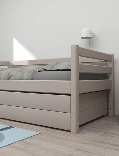 Single bed with trundle pullout bed