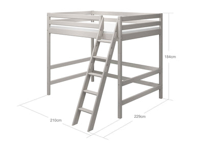 Lit mezzanine avec échelle inclinée