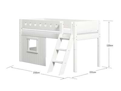 Mittelhohes Bett, mit Schrägleiter & Baumhaus-Bettenfronten, weiß