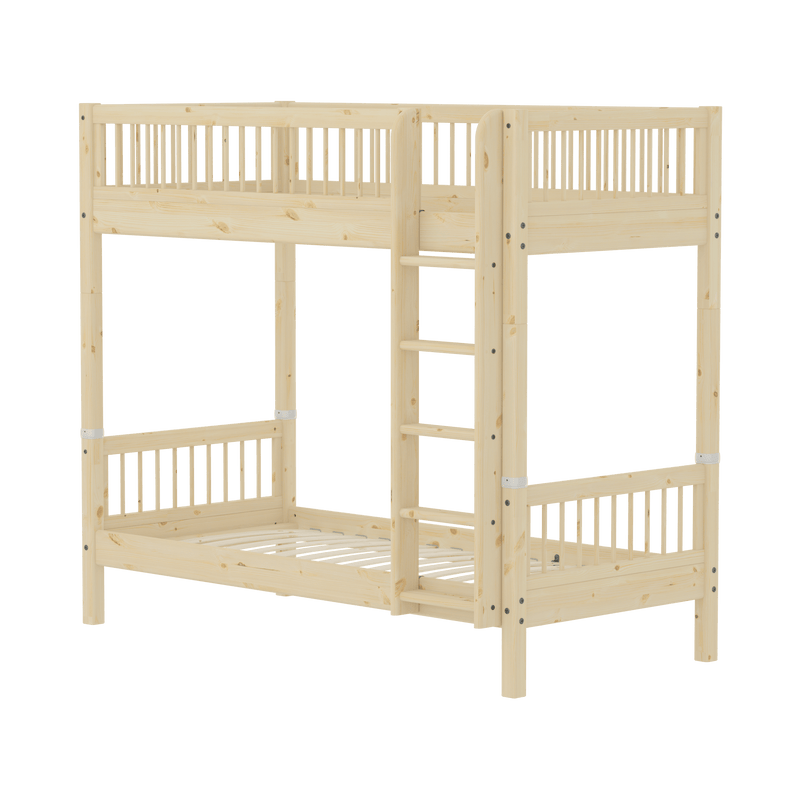 High bunk bed w. straight ladder