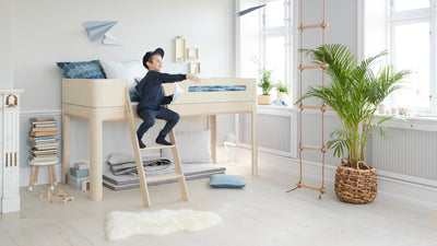 Mid-high bed with straight ladder