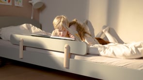 Single bed w. safety rail