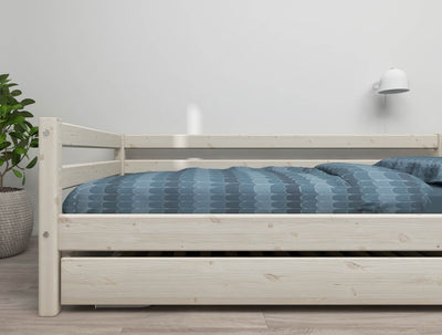 Pull-out bed