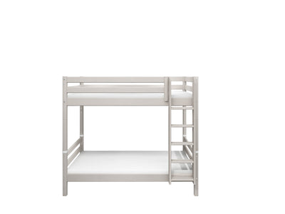 Bunk bed w. extra height and straight ladder