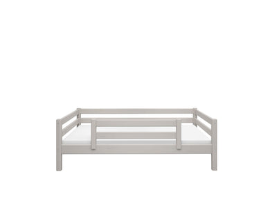 Single bed w. centered safety rail
